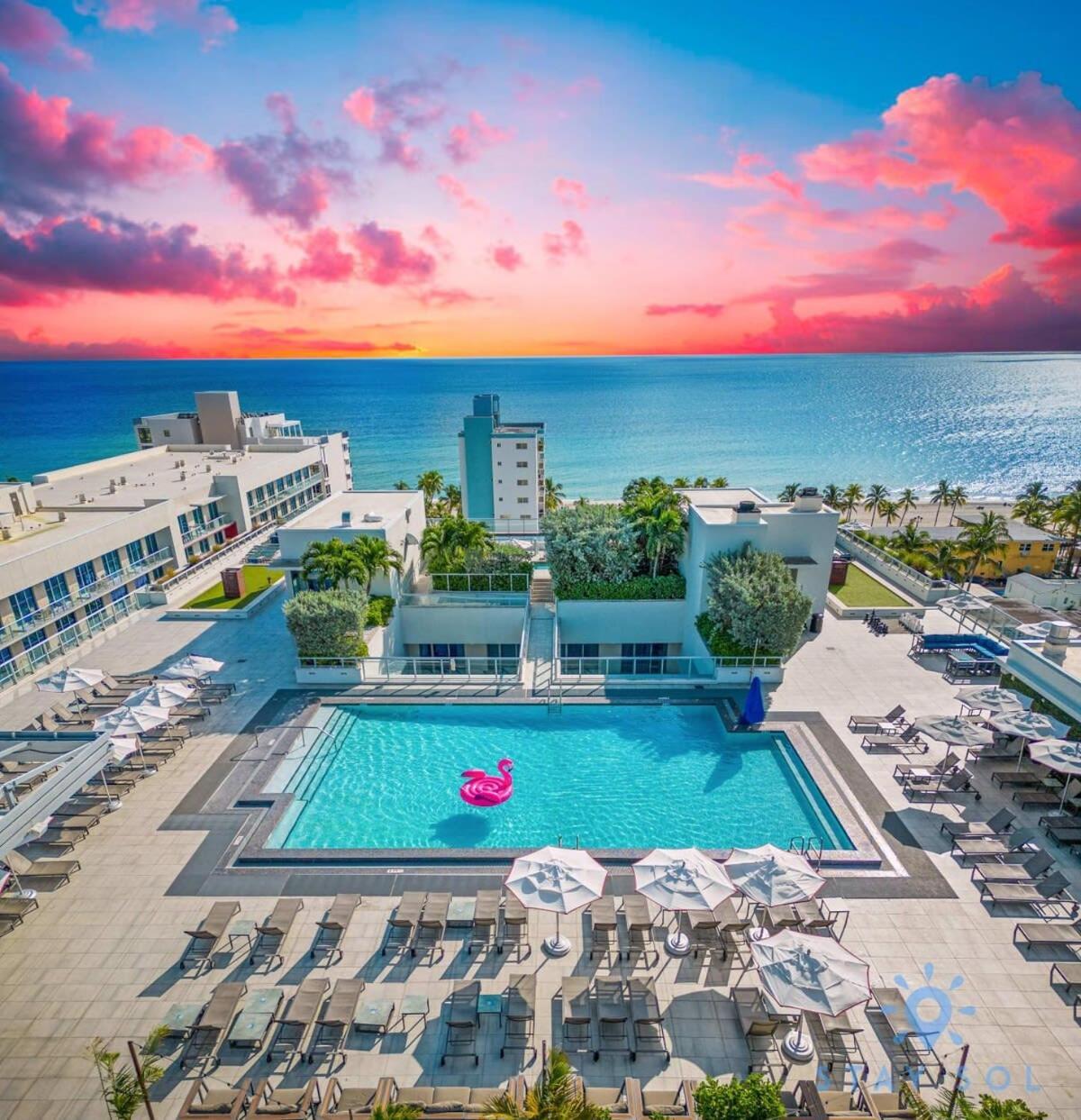 Rooftop Pool & Hot Tub - Gym - Hollywood Beach 외부 사진