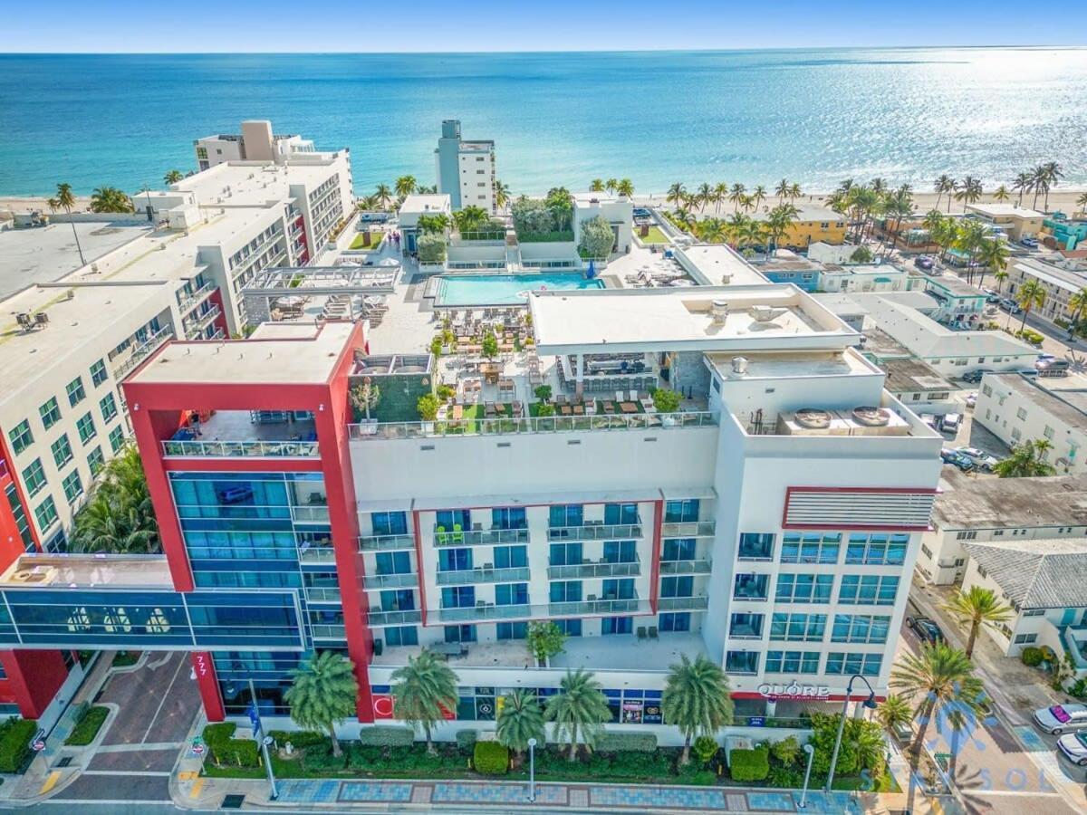 Rooftop Pool & Hot Tub - Gym - Hollywood Beach 외부 사진