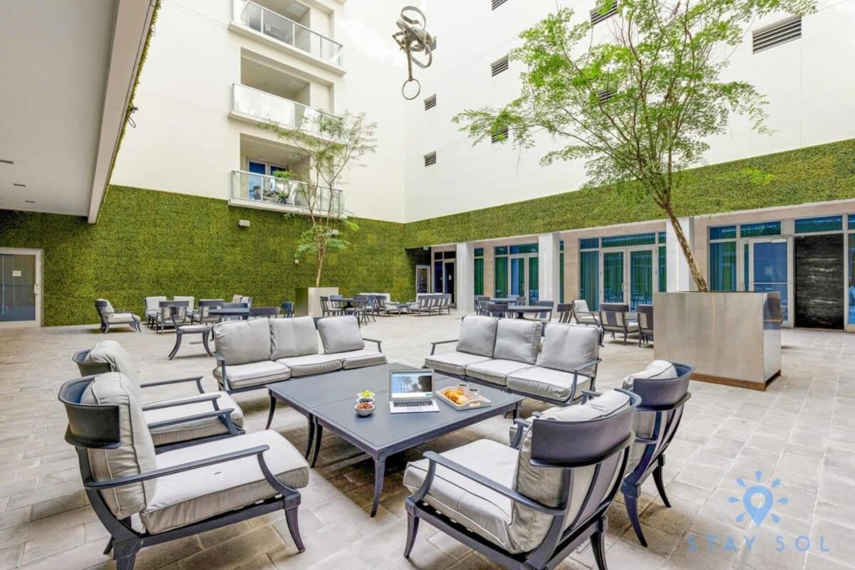 Rooftop Pool & Hot Tub - Gym - Hollywood Beach 외부 사진