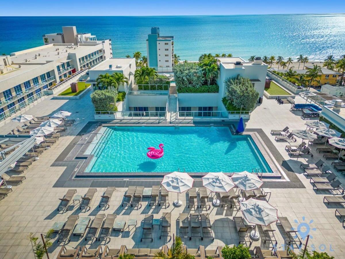 Rooftop Pool & Hot Tub - Gym - Hollywood Beach 외부 사진