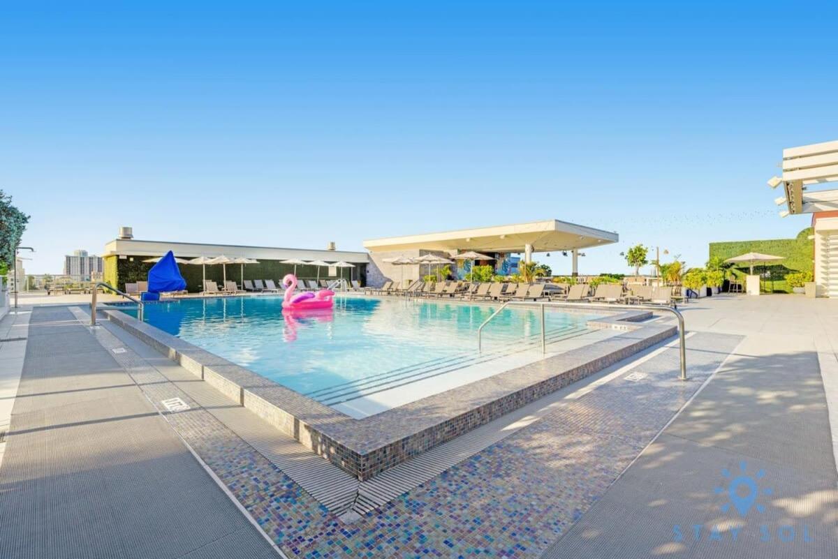 Rooftop Pool & Hot Tub - Gym - Hollywood Beach 외부 사진