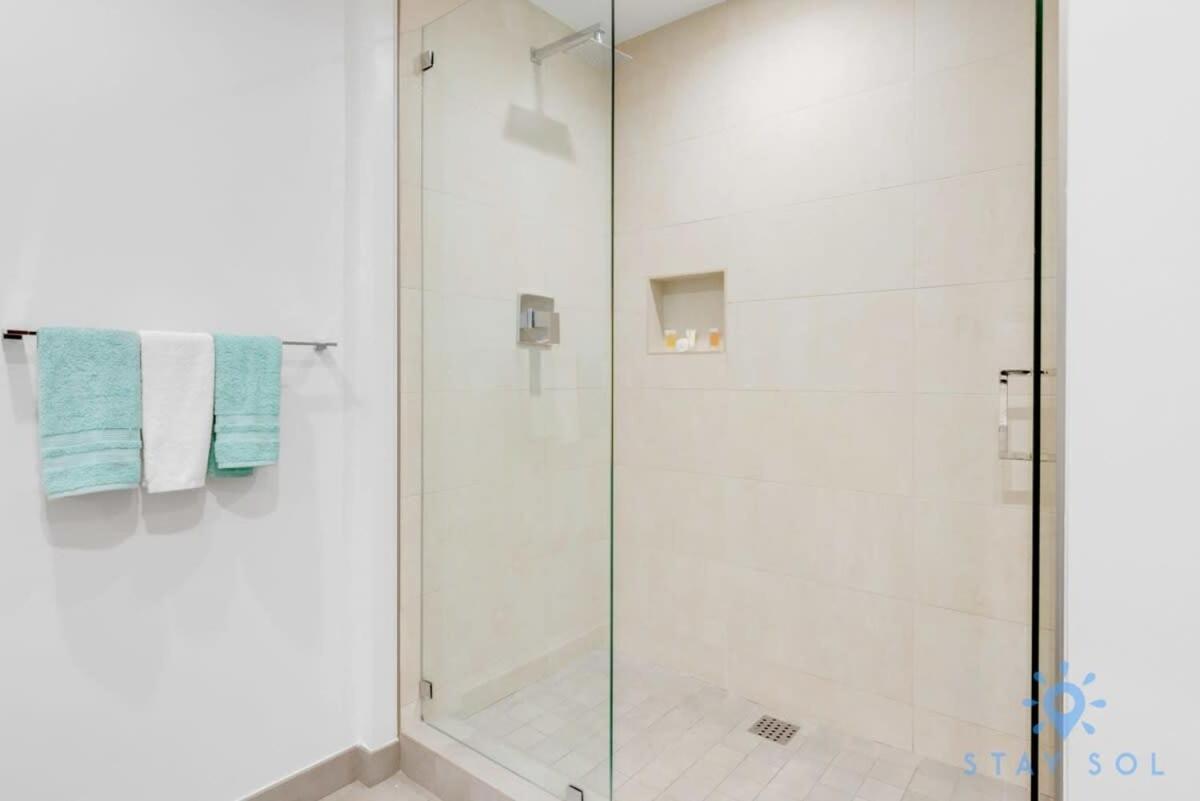 Rooftop Pool & Hot Tub - Gym - Hollywood Beach 외부 사진