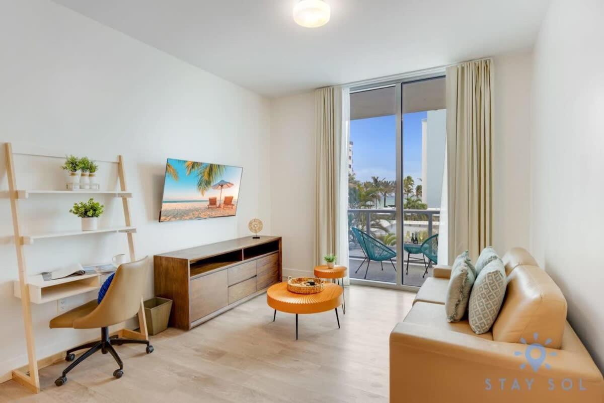 Rooftop Pool & Hot Tub - Gym - Hollywood Beach 외부 사진