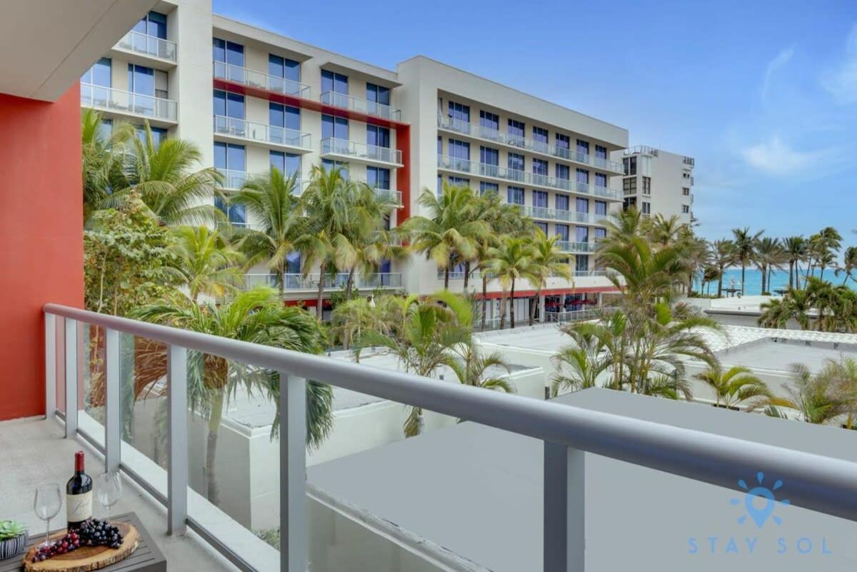 Rooftop Pool & Hot Tub - Gym - Hollywood Beach 외부 사진